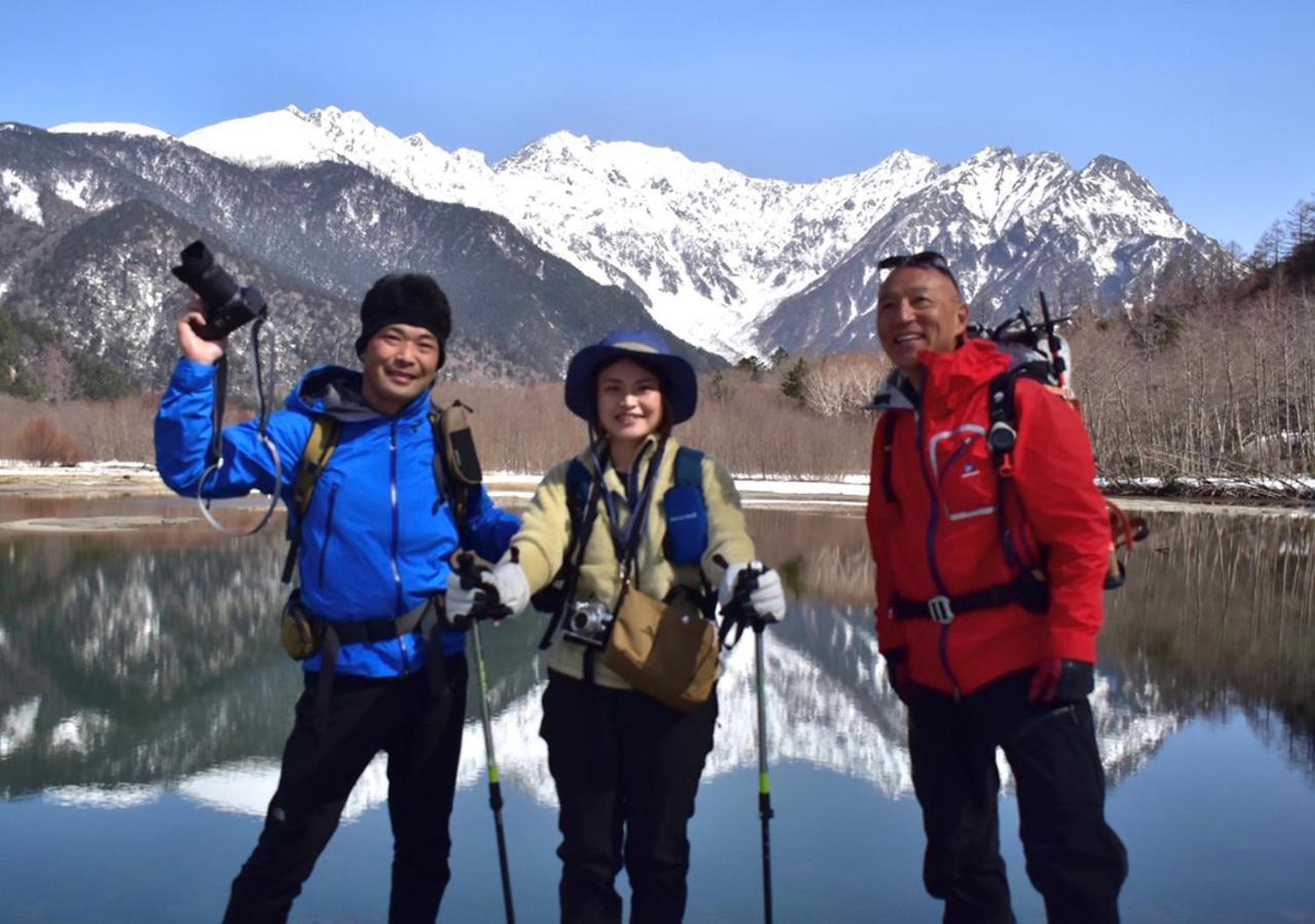 Готель 筋肉と自然と遊ぶ宿 田島館 Такаяма Екстер'єр фото